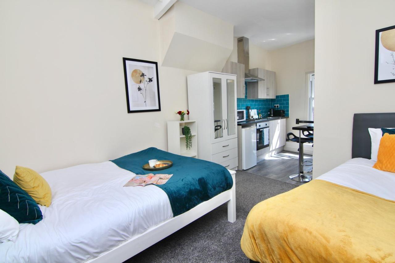 Apartment Cute 4 Mins Walk To Planet Ice, Sleeps 3 *