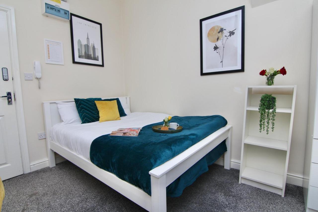 Cute 4 Mins Walk To Planet Ice, Sleeps 3 Apartment