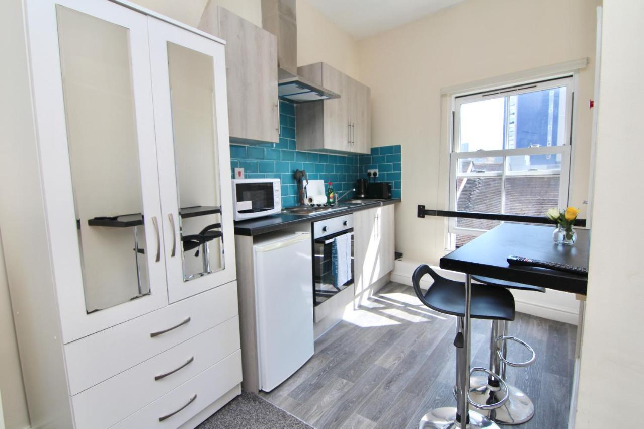 Cute 4 Mins Walk To Planet Ice, Sleeps 3 Apartment
